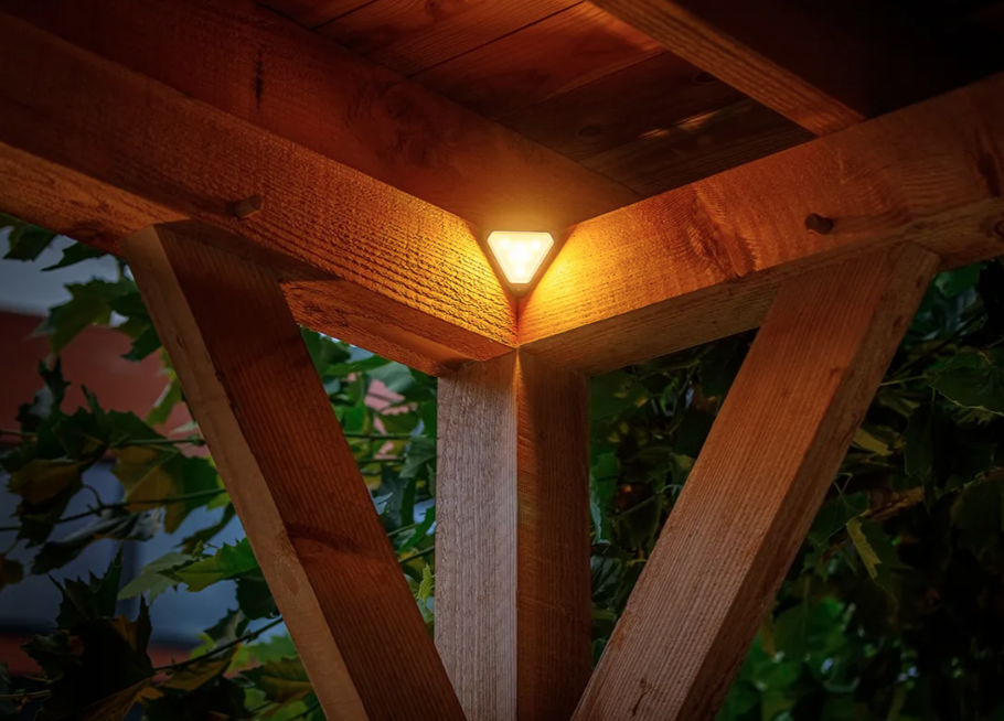 LIGHTPRO Tiga Corner